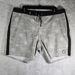 Vuori Peak Boardshorts Mens Size 34 Gray Eucalyptus Breeze Swim Trunks 6.5"